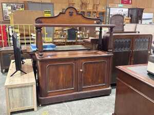 Victorian mahogany two-tier sideboard