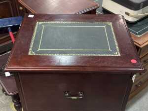 Three-drawer timber filing cabinet - 2