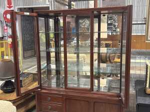 Chiswell mirror-backed display cabinet - 2
