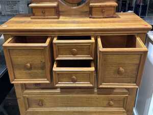 Mirror-back dressing chest - 3