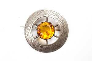 Collection of Scottish jewellery - 3