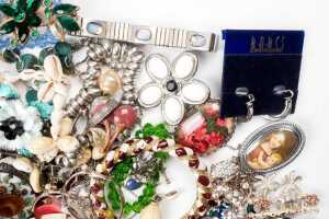 Collection of costume jewellery - 3