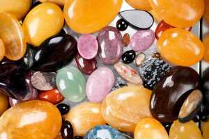 A large collection of cabochon gemstones - 4