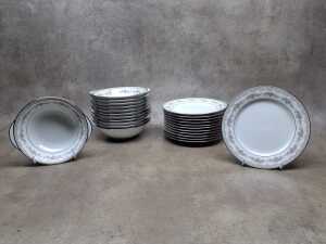 Noritake 'Glenwood' porcelain dinner setting for 12 - 3
