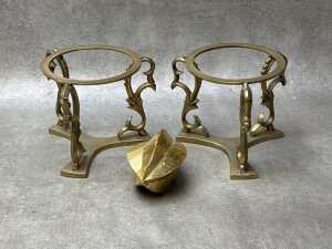 Rococo style gilt framed oval wall mirror with x2 plaster French-style architectural features - 5