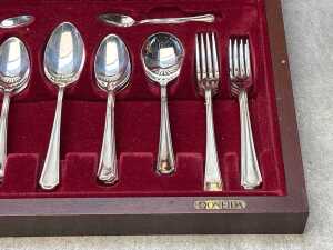 Oneida 'Seneca' silverplate boxed cutlery setting - 4