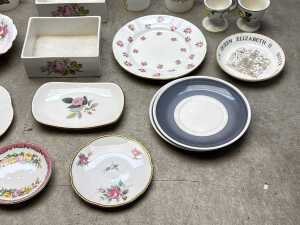 Porcelain, including Aynsley, Portmeirion and Royal Doulton - 5