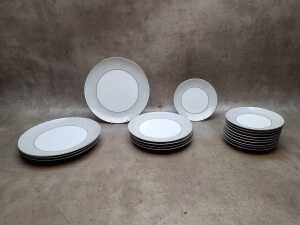 Noritake 'Damask' porcelain part dinner setting - 2