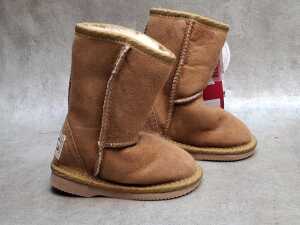Three NEW Jumbo UGG Boots size 6-7 (baby) - 4