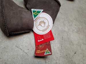 Three Jumbo UGG Boots New baby slippers in chocolate - 4