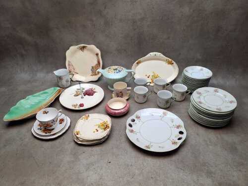 Porcelain, including Sadler teapot, Austrian part tea setting