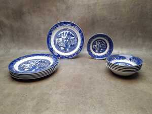 Woods Ware 'Willow' porcelain part dinner setting - 4