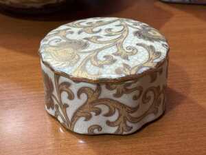 Three Chinese ceramic decorative pieces - 4