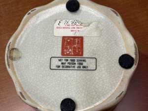 Three Chinese ceramic decorative pieces - 5