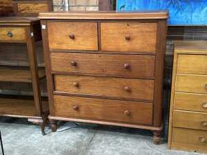 Colonial five-drawers chest