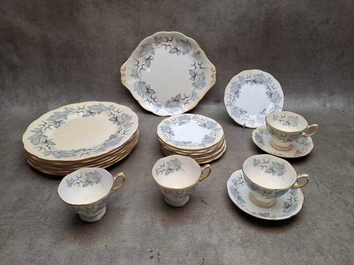 Royal Albert 'Silver Maple' porcelain part dinner setting