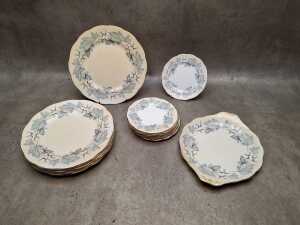 Royal Albert 'Silver Maple' porcelain part dinner setting - 2