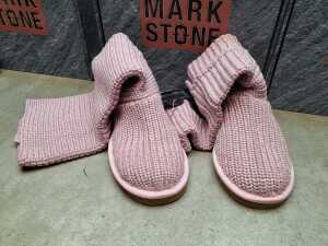 Three NEW IN BOX Mark Stone 'Cardy Knit Boots' in pink size 6-7 - 3