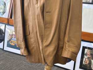 Fletcher Jones brown leather jacket - 3
