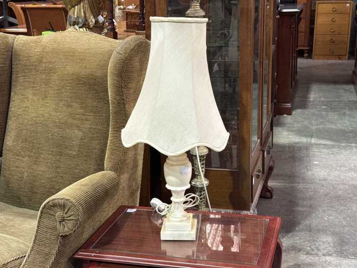 Turned alabaster table lamp on stepped base A/F