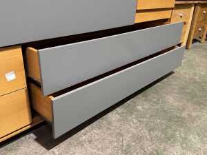 Mid-century two-tone lowline chest of nine drawers - 3