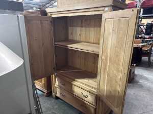 French Provincial oak wardrobe - 2