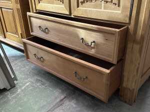 French Provincial oak wardrobe - 3