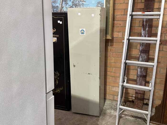 Steel firearms safe