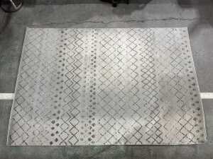 Polypropylene machine-made rug