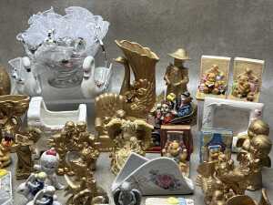Group of mostly porcelain ornaments - 3