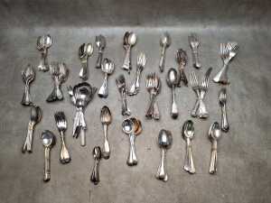 Assorted silver plated cutlery