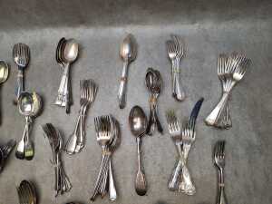 Assorted silver plated cutlery - 2