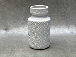 Mid-century ceramic items, including Hazel-Atlas yellow cookie jar - 3