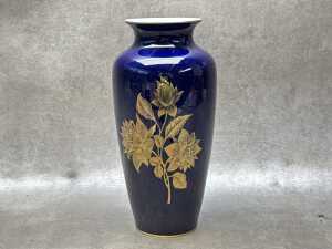 German porcelain, including trinket boxes, vase and plates - 3