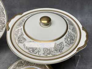 Johnson Brothers 'Victorian' porcelain dinner setting for six with servingware - 4