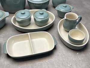 Denby 'Manor Green' stoneware part setting and servingware - 5