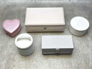 Five Pandora jewellery boxes in assorted shapes