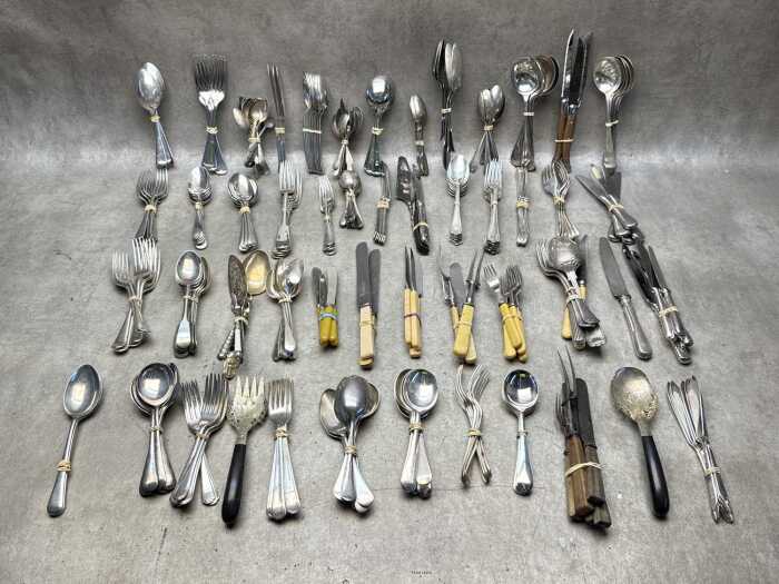 Assorted silver plated cutlery