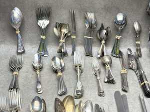 Assorted silver plated cutlery - 2