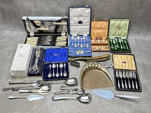 Assorted silver plated cutlery, mainly boxed