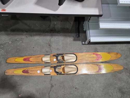 Buccaneer yellow and red timber combo water skis