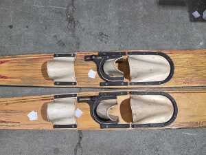 Buccaneer yellow and red timber combo water skis - 2