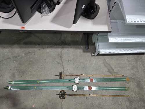 Vintage Kazama Racer green timber cross country skis
