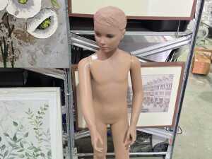 Child-size display mannequin - 2
