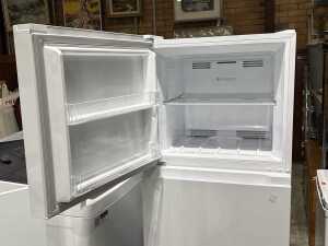 Seiki 314L top mount refrigerator - 2
