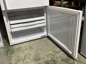 Fisher & Paykel 453L top mount refrigerator - 4
