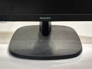 Philips 27-inch LCD monitor - 2
