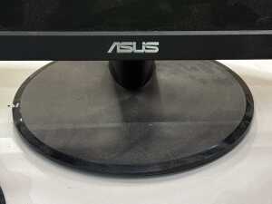 Asus 27-inch LCD monitor - 2