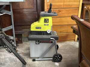 Ryobi 2400W electric garden shredder
