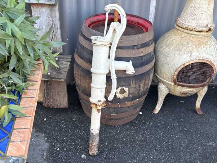 Cast iron hand pump - may not be working as new